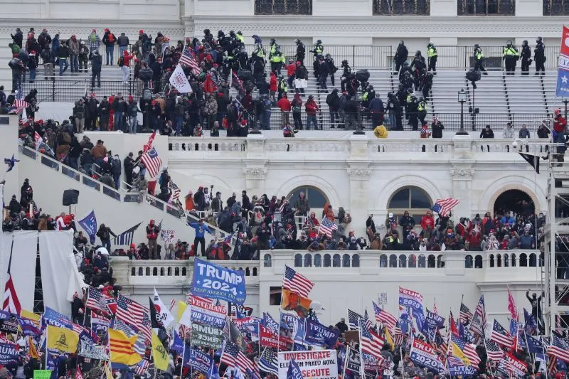 ASALTO AL CAPITOLIO