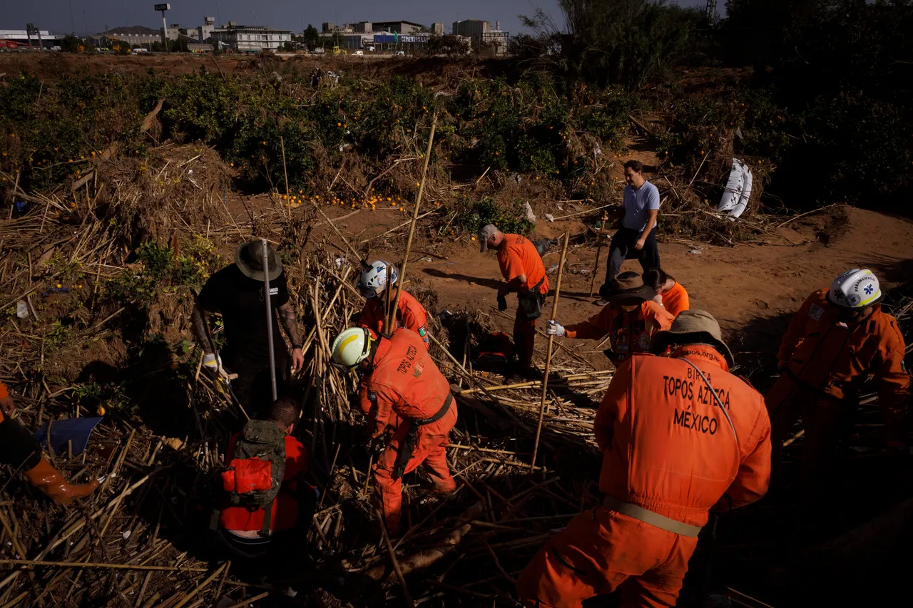 Los Topos Aztecas de México buscan en Valencia a desaparecidos &#8220;con rostro y apellidos&#8221;
