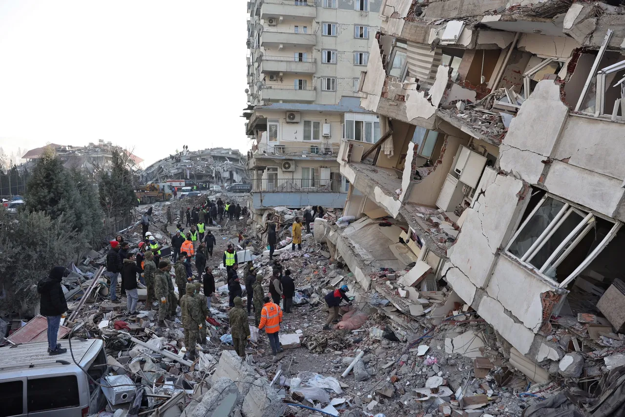 Teams rescue people from rubbles of collapsed buildings in Kahramanmaras