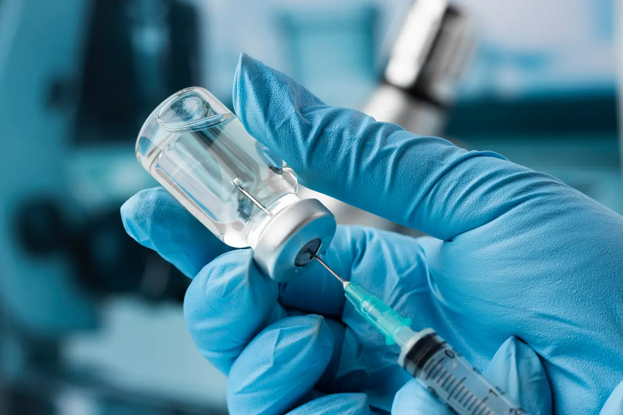 Moderna y MSD presentan resultados de una vacuna personalizada contra el melanoma basada en tecnología de ARN mensajero