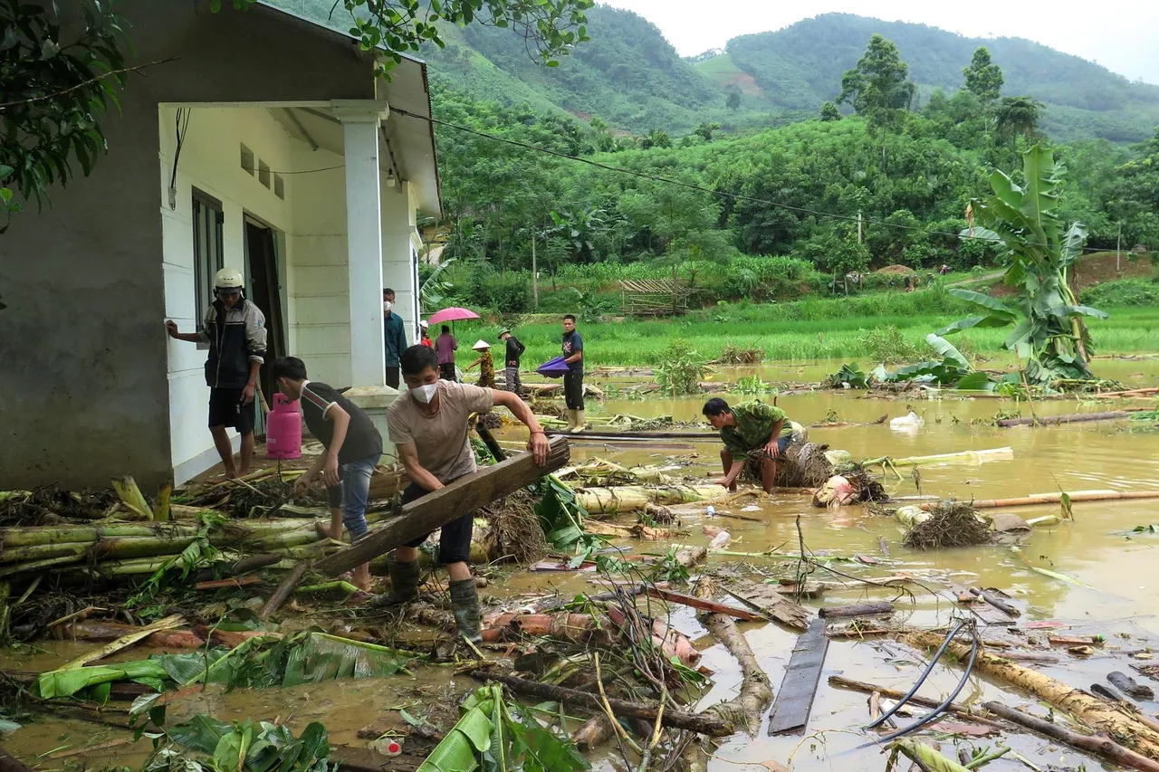 At least 30 people killed after landslide engulfs mountain village of Lang Nu