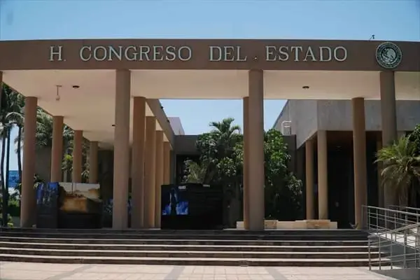 Congreso de Sinaloa aplaza elección de gobernador interino