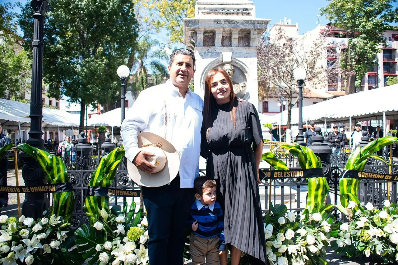 Fiscalía de Michoacán solicita celulares de Carlos Manzo como parte de la investigación por su asesinato