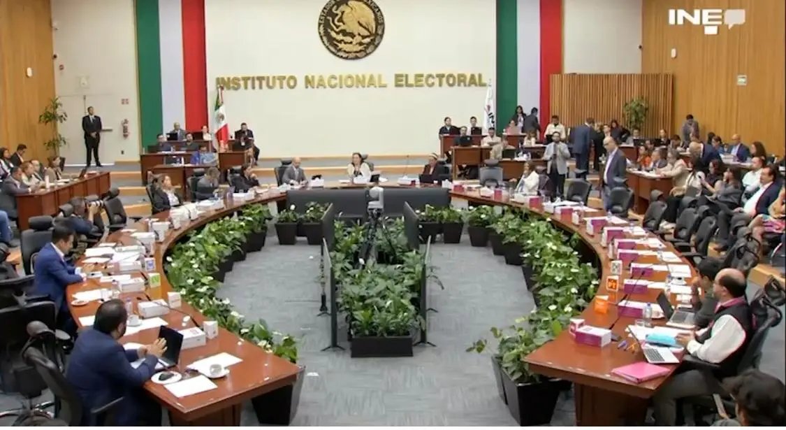 Consejo General del INE durante la sesión en la que aprobó la designación de cuatro consejerías del Instituto Electoral de Michoacán.